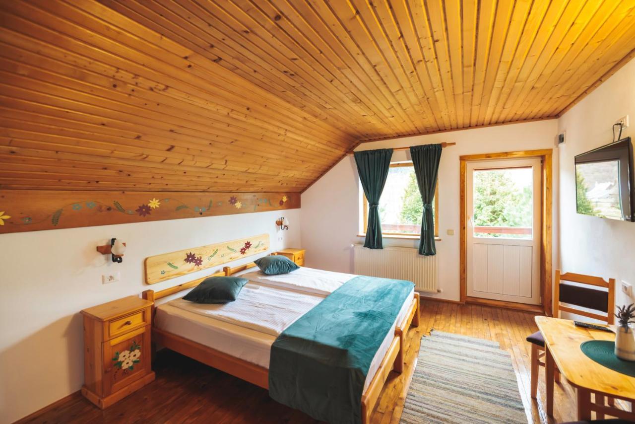 Pensiunea Piatra-Craiului Zarnesti Ngoại thất bức ảnh